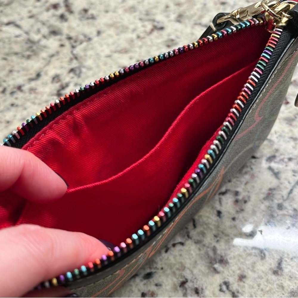DOONEY and BOURKE RARE DUCK Wristlet. Rainbow zipper EUC - Picture 7 of 8